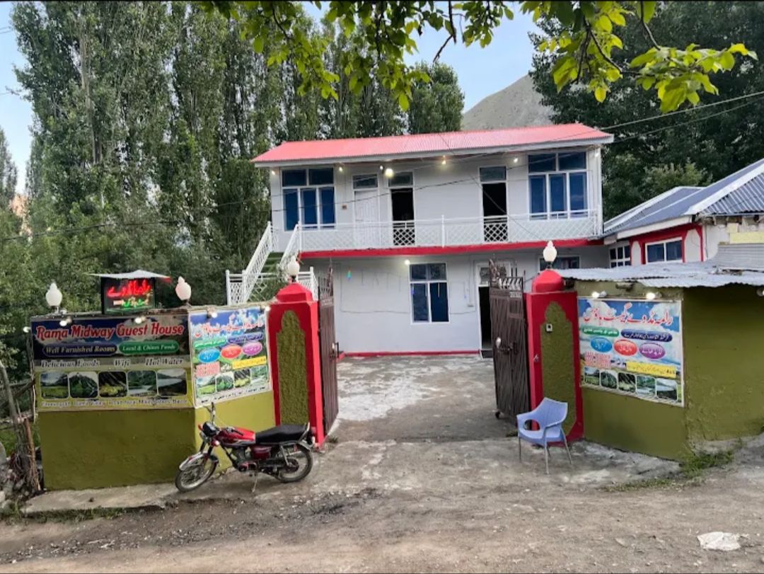 Rama Midway Guest House Astore