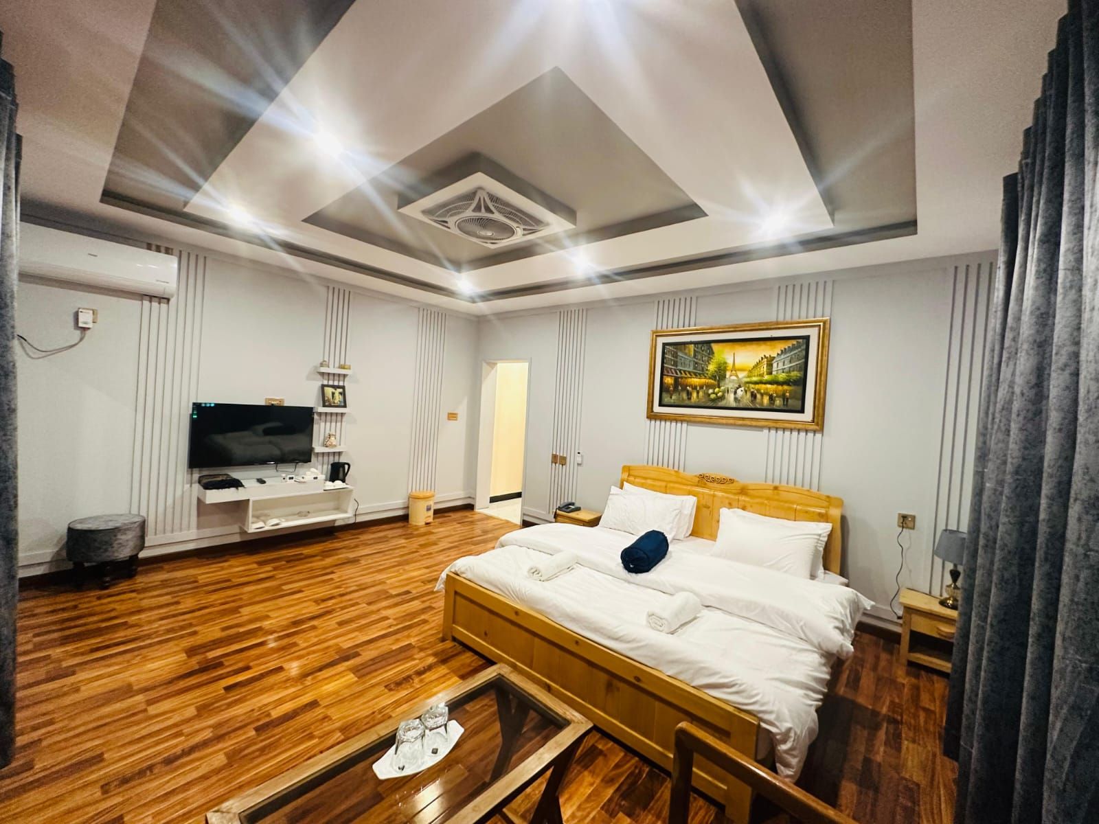 Deluxe Suite