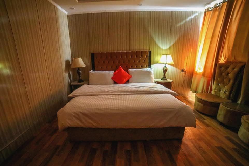 Deluxe Suite